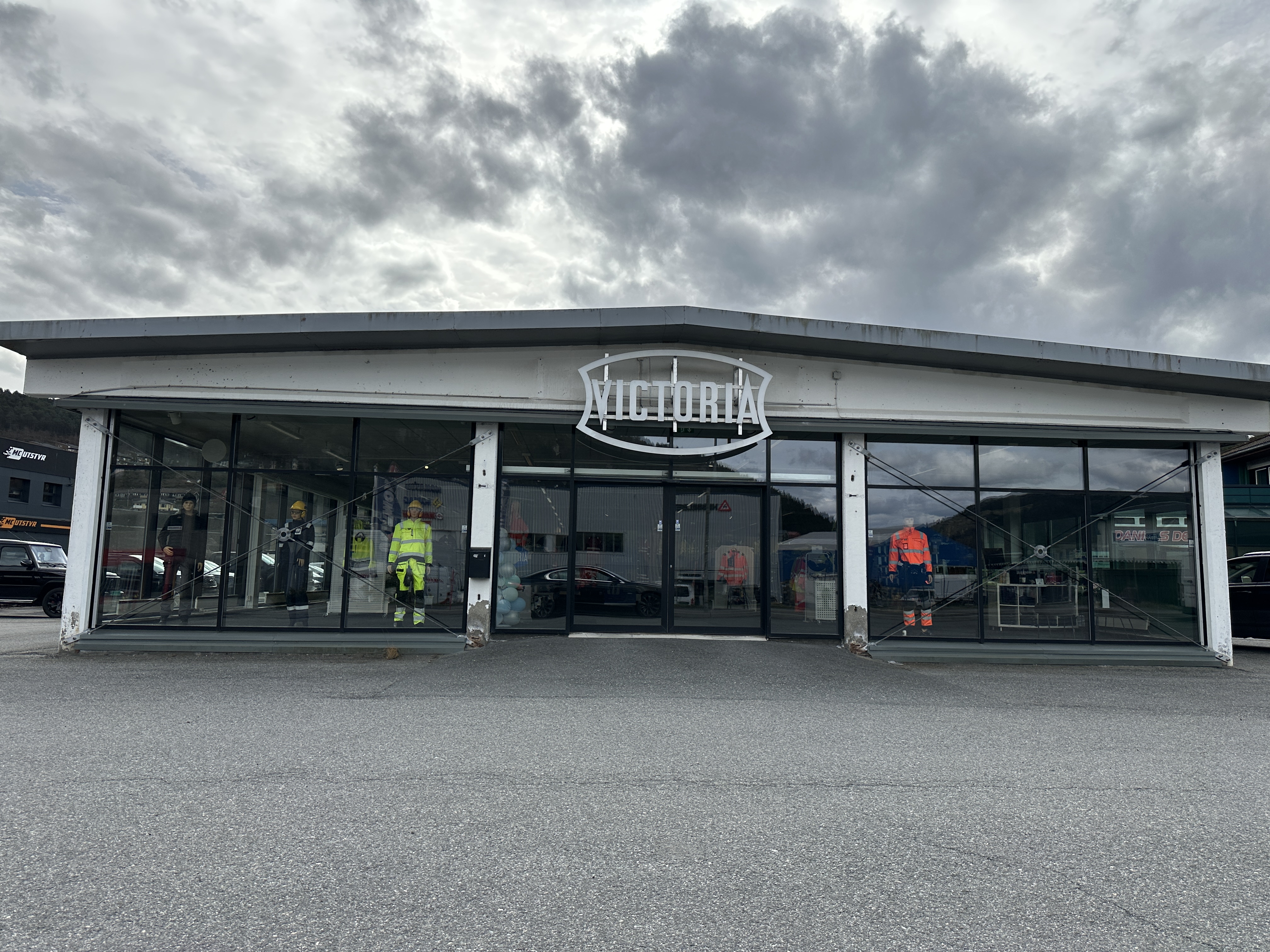 Liamyrane 13 — Liamyrane 13, Nyborg i Åsane